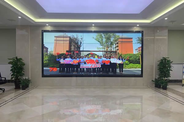 前臺(tái)大屏用液晶拼接屏好，還是液LED屏好？